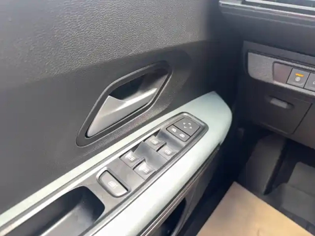 Dacia Sandero eco-g 120 auto — photo 23
