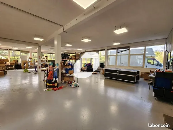 Local d'activité 356 m²