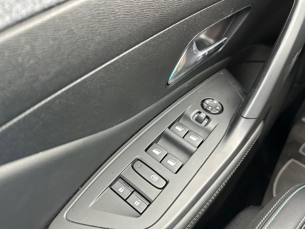 Peugeot 308 puretech 130ch s&s eat8 allure — photo 16