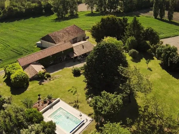 Maison Avec Piscine Allemans 8 pièce(s) 205 m2