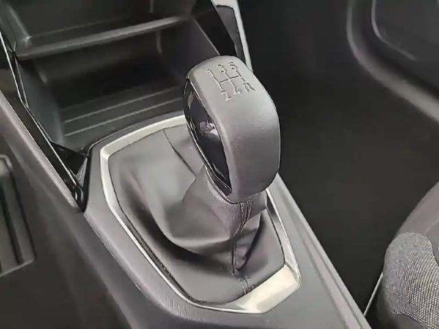 Peugeot 208 puretech 75 s&amp;s bvm5 — photo 14