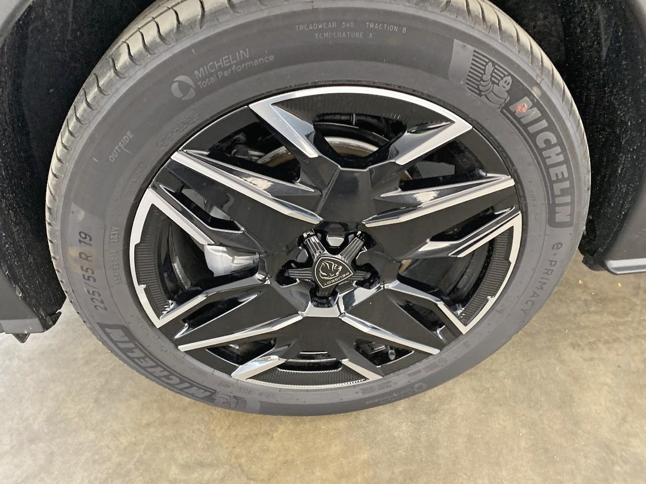 Peugeot 3008 hybrid 145 e-dcs6 allure — photo 11