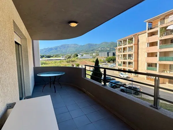 à louer - t2 avec terrasse de 12 m² et parking - bastia ( 20600)