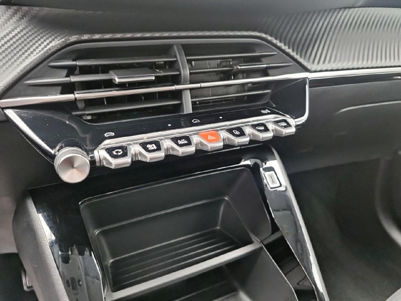 Peugeot 208 100 s&s bvm6 style — photo 27