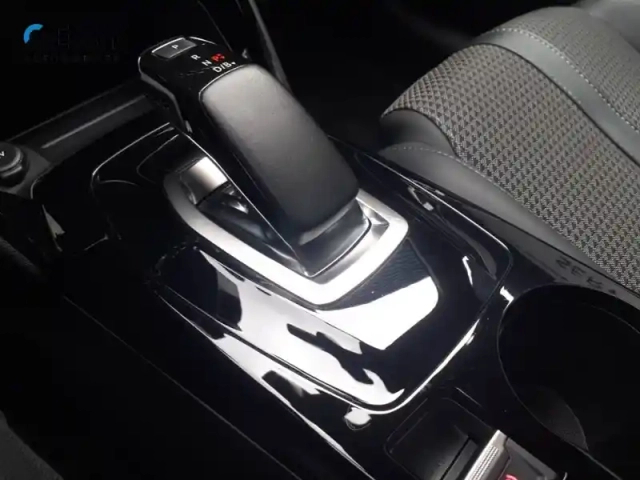 Peugeot 208 electrique 50 kwh 136ch — photo 24