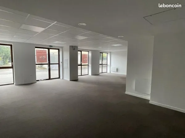 Local d'activité 84 m²