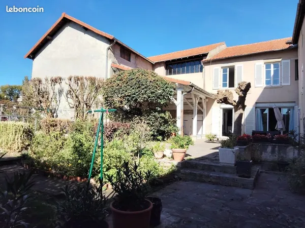 Maison 10 pièces 270 m²