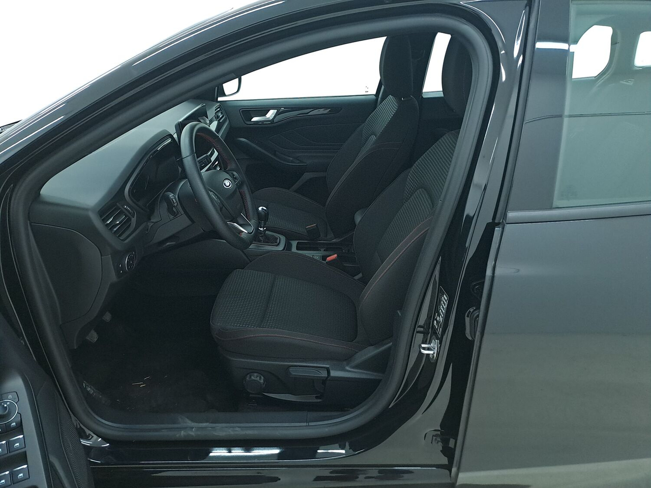 Ford Focus SW — photo 8