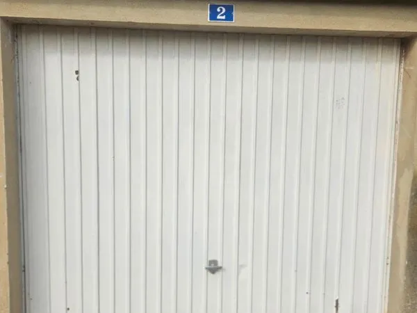 Location Box de parking /garage 17m²