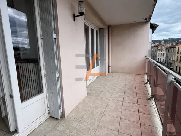 T3 avec balcon terrasse+ garage+jardin partagé