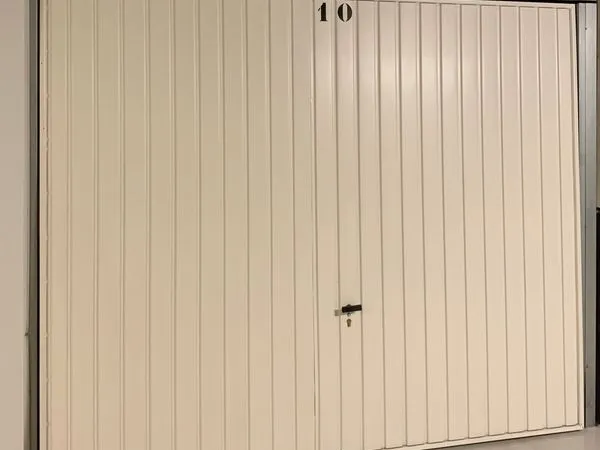 A LOUER - GRAND GARAGE 13 m2 - RESIDENCE AQUAE SEXTIAE
