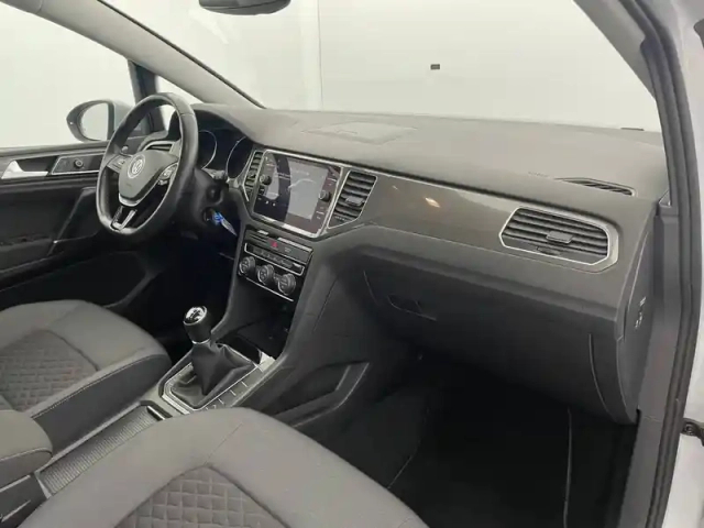 Volkswagen Golf Sportsvan 1.0 tsi 110 bmt bvm6 — photo 50