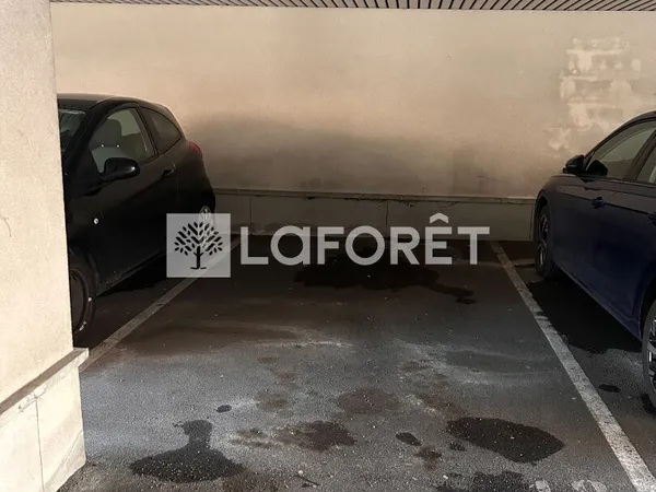 Parking 13 m²