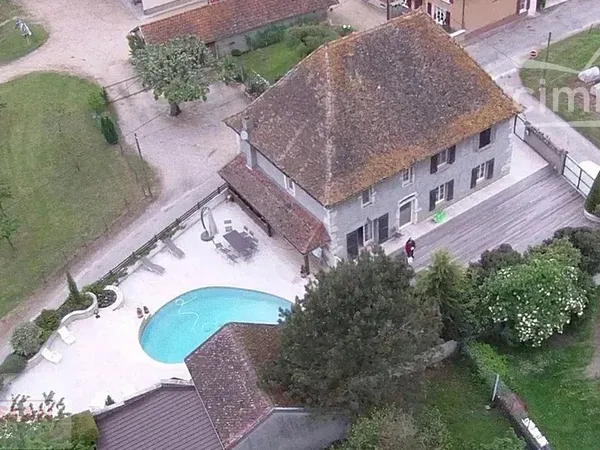 Maison bourgeoise 220 m²