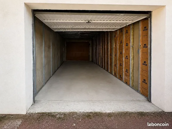 Local de stockage - Garage