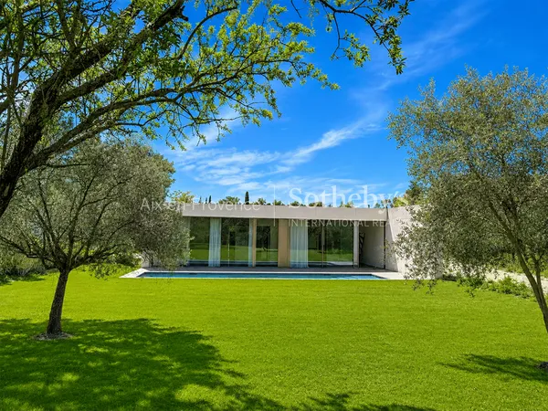 Maison 6 pièces 270 m²