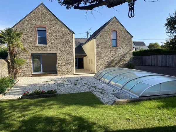 Maison 10 pièces 263 m²