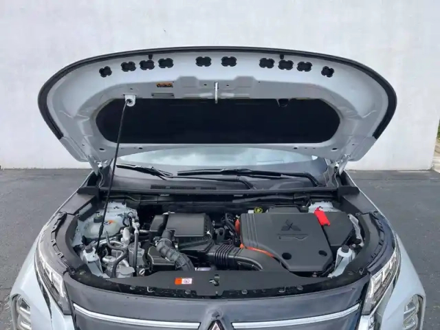 Mitsubishi Outlander 2.4 mivec phev 306 4wd instyle — photo 5