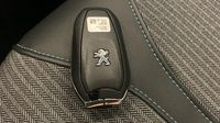 Peugeot 3008 HYBRID 225ch Allure Pack e-EAT8 — photo 16