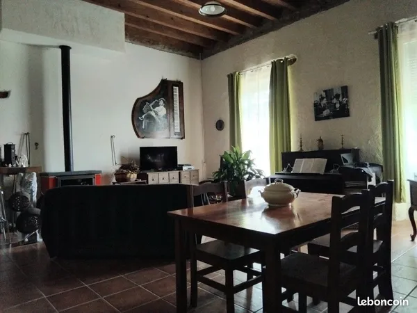 MAISON DE CARACTERE - Ancienne école rénovée 141m2 +55m2 dépendance - LE SEGUR(TARN)
