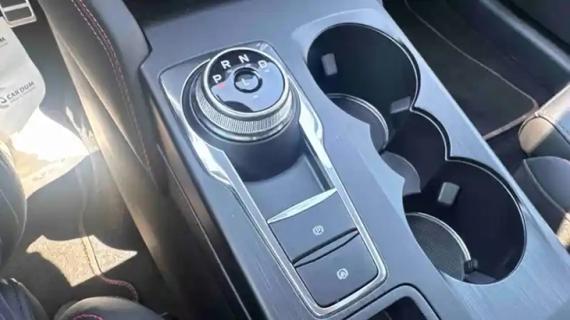 Ford Kuga 2.5 duratec 243 ch phev powershift — photo 25