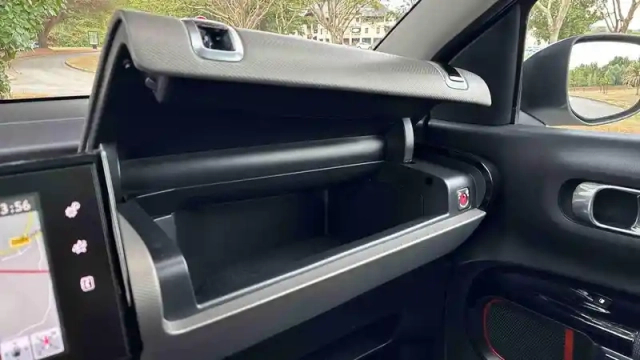 Citroën C4 cactus puretech 110 s&amp;s — photo 36