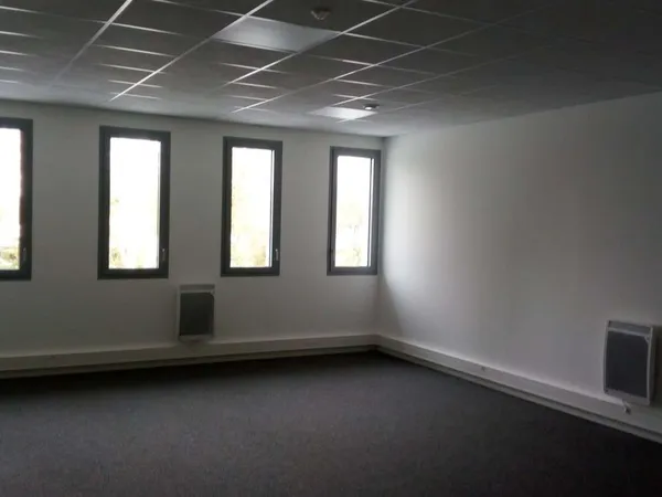 SAINT-NAZAIRE HOPITAL - BUREAU DE 51 M²