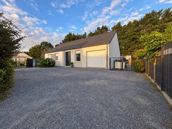 LE BAILLEUL - Maison récente de plain-pied - 3 chambres - Terrain de 957 m² - Grand garage
