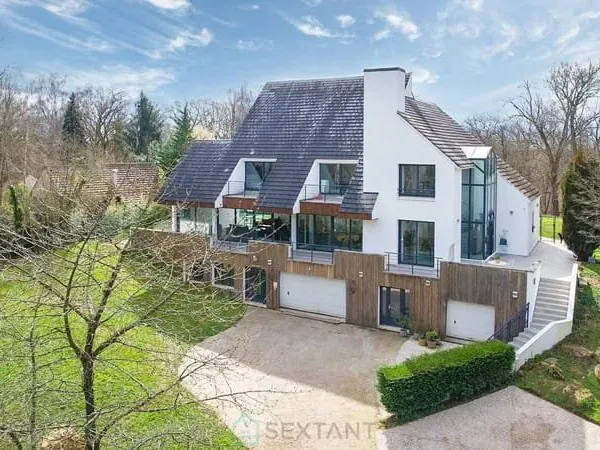 Maison 12 pièces 465 m²