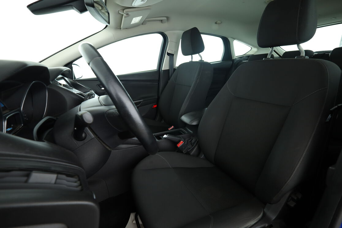 Ford Focus 1.5 TDCi Executive — photo 9