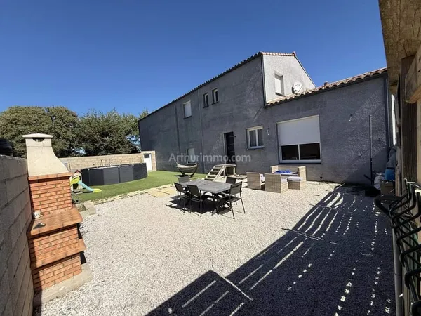 Maison 8 pièces.