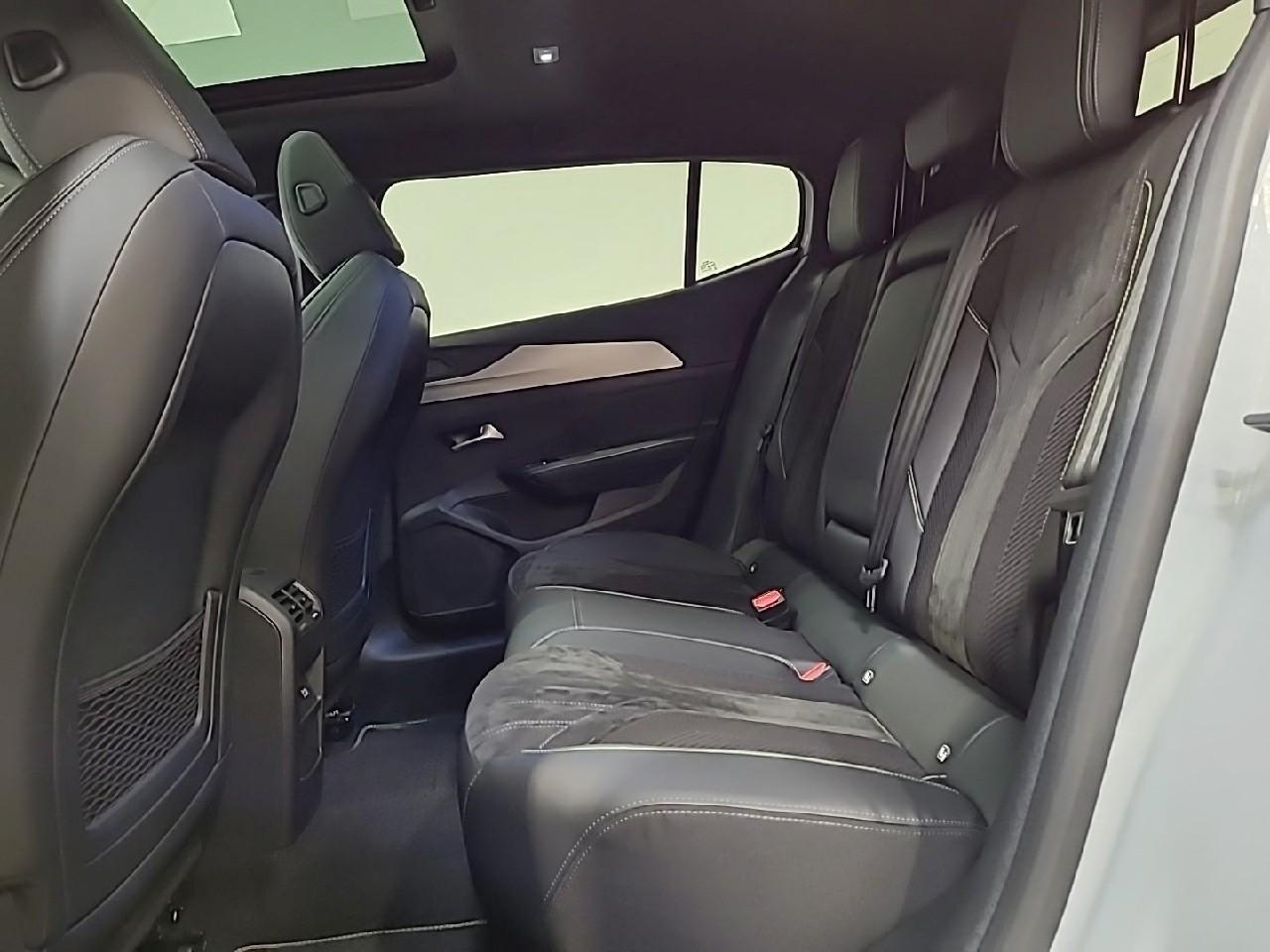 Peugeot 408 hybrid 136 e-dcs6 gt — photo 13