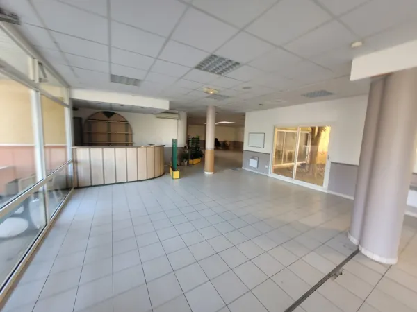 Commerce 10 pièces 434 m²