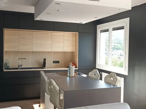 Appartement 3 - pièces - 62 m² - Square joppet - Lumineux et récemment rénové avec garage