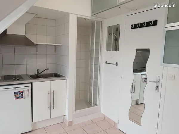 Location chambre de service - Paris 11e (quartier Saint-Maur / Chemin Vert)