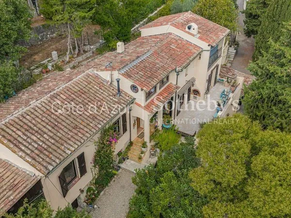 Maison 5 pièces 202 m²