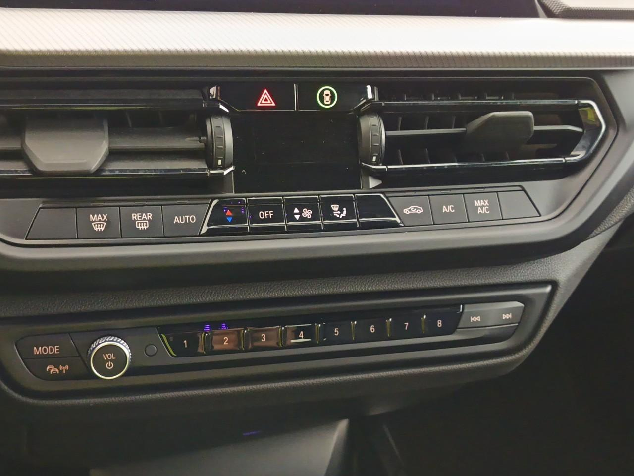 Bmw Serie 1 16i 109 ch dkg7 m sport — photo 26