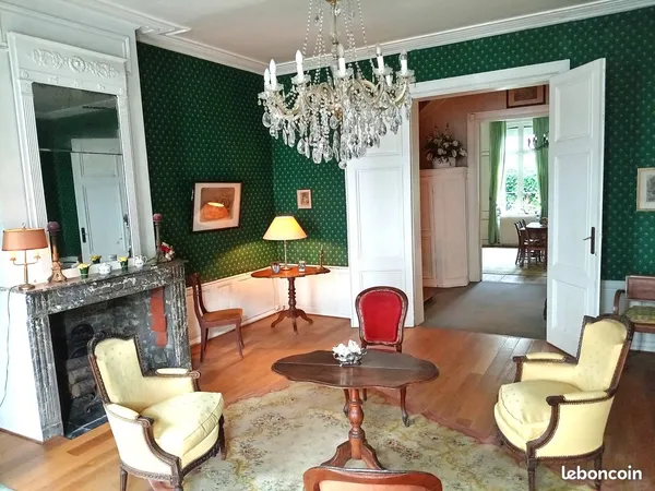 Maison 8 pièces 245 m²