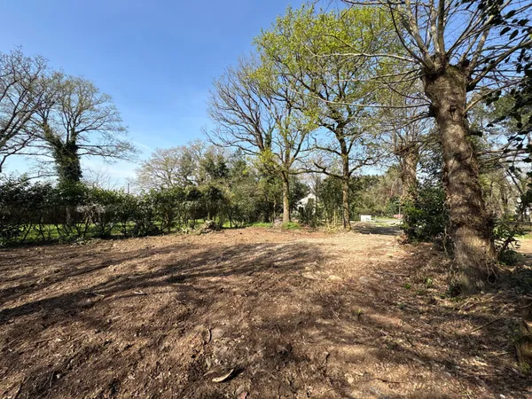 Terrain de 1230m2 prêt à bâtir avec Tout-à-l'égout