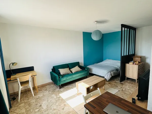 Loue studio meublé