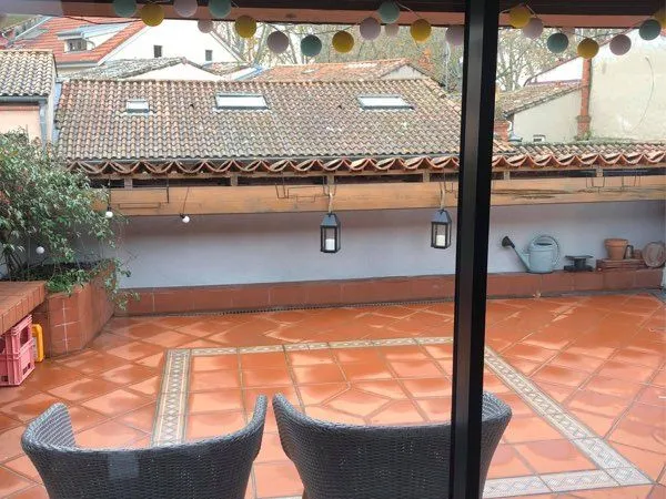 Maison de ville avec terrasse tropezienne