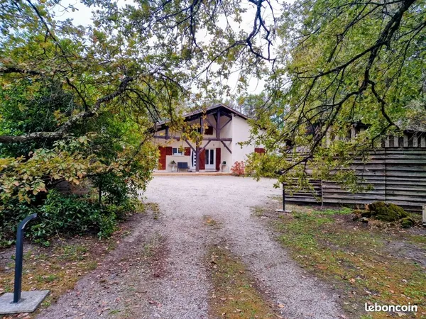 Maison LA BREDE 170 m2 parc arboré clos sans vis à vis 2830 m2 piscine