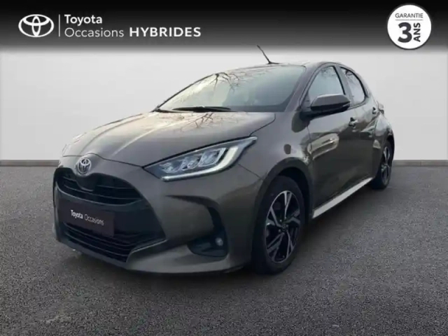 Toyota Yaris 116h design 5p mc24