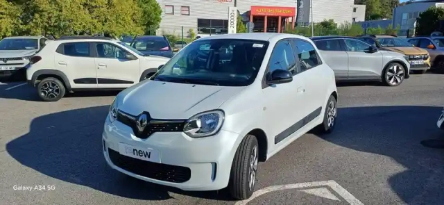 Renault Twingo iii e-tech — photo 17