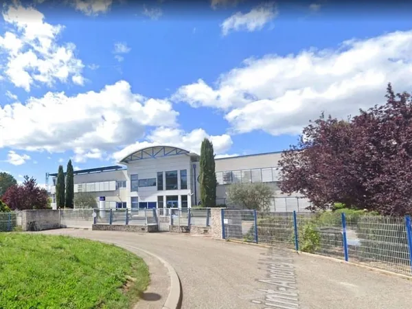 Local d'activité 2650 m²