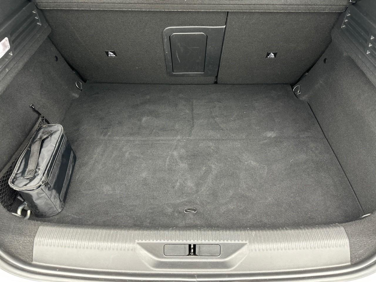 Peugeot 308 phev 180 e-eat8 allure pack — photo 6
