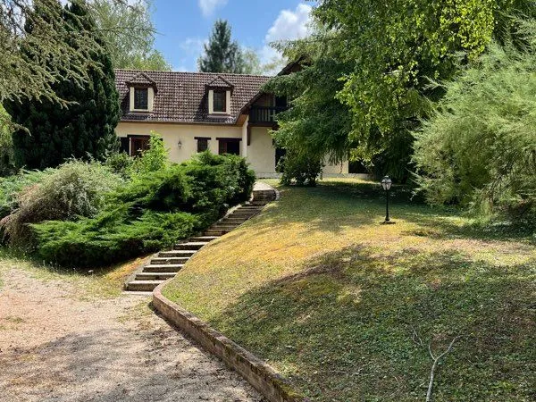Vend maison 6 pièces proche de Troyes-grand terrain arboré -Villery