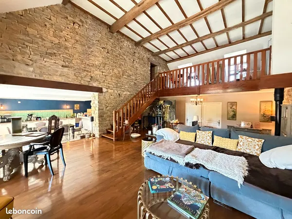 Propriété 7 pièces 215 m²