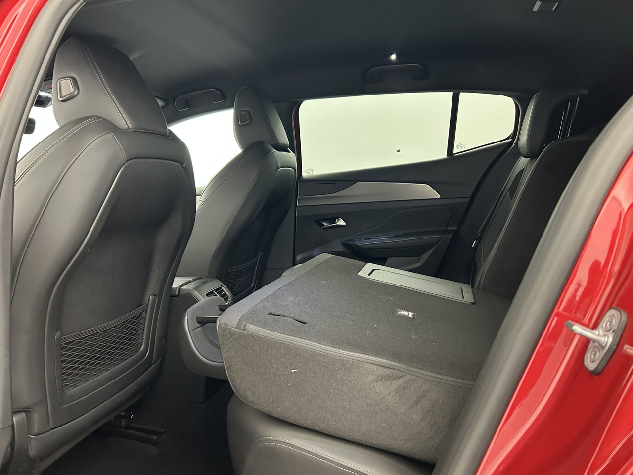 Peugeot 408 — photo 29