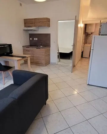 Location apAppartement T2 de 32m2 rénové et isolé